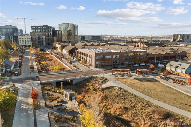 Building Photo - 1777 E 39th Ave