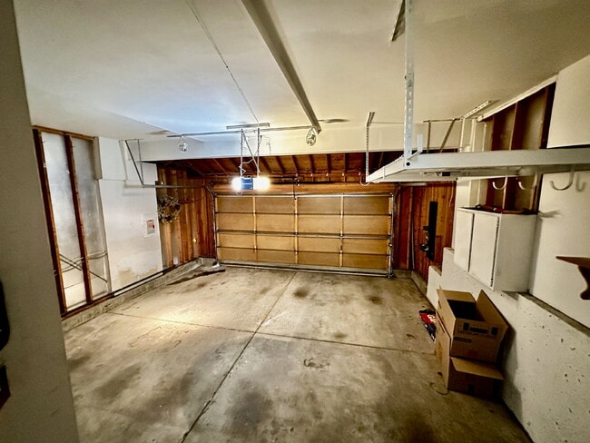 Building Photo - "Charming 3-Bed Highlands Ranch Home with ...