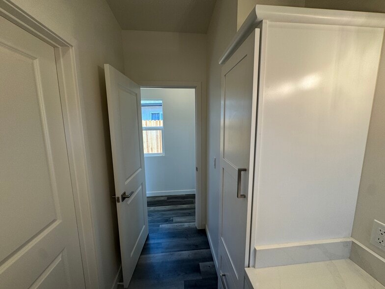 Building Photo - 3535 Hatteras Ave
