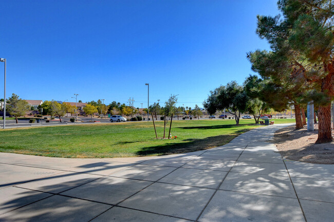 Building Photo - 706 Eros Ct