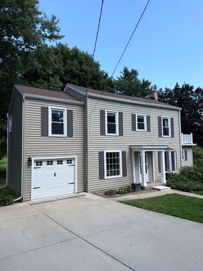 Building Photo - 5313 Raywood Rd