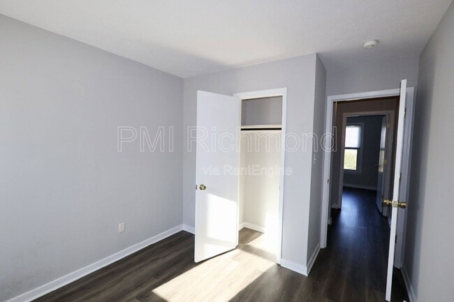 Building Photo - 1507 Lakeview Ave