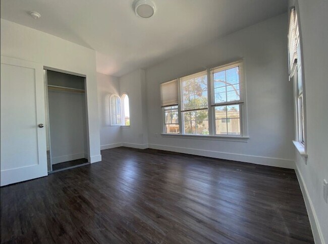 Building Photo - 2666 Orchard Ave