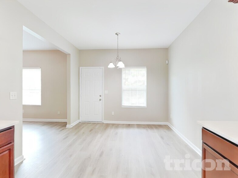 Building Photo - 4286 Traipse Path