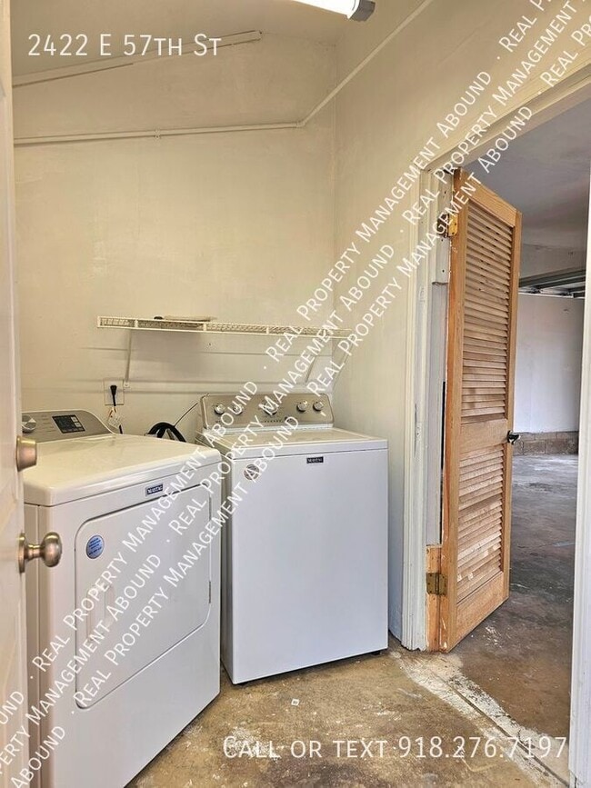 Building Photo - 2422 E 57th St