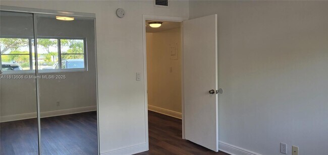 Building Photo - 270 Layne Blvd