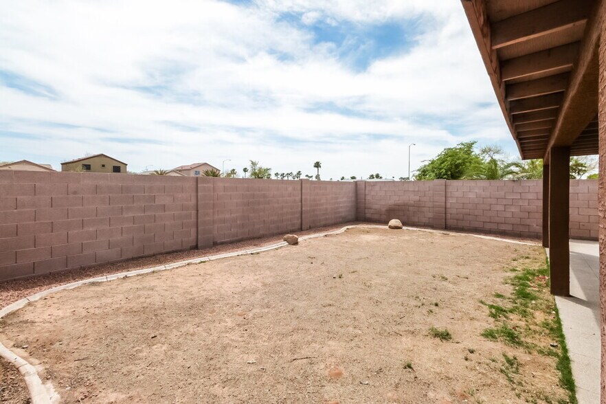 Building Photo - 151 S Parkwood