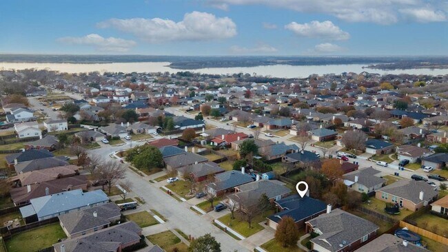 Building Photo - 1055 Port Sullivan Dr