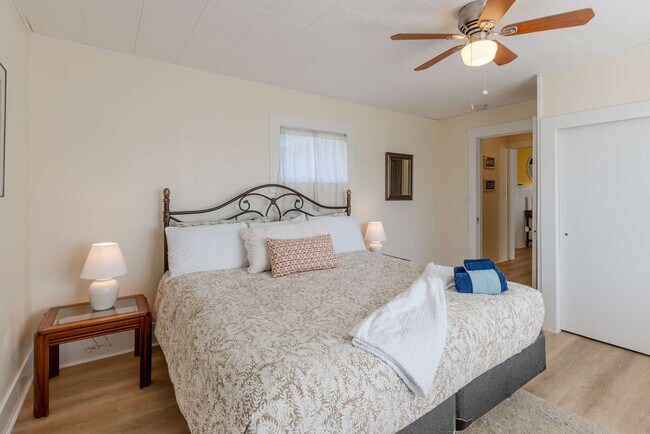 Building Photo - 640 S Columbia St