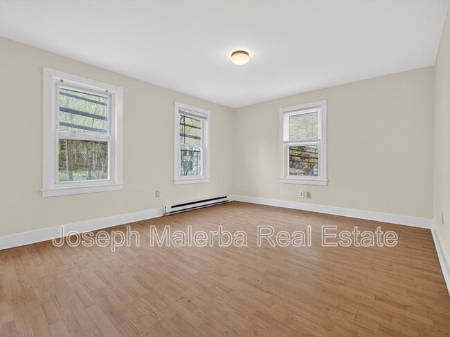 Building Photo - 483 Boswell Ave