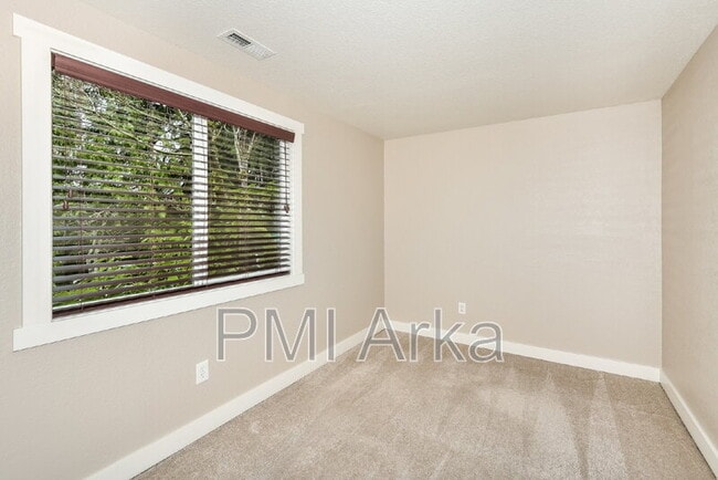 Building Photo - 320 166th Pl SE