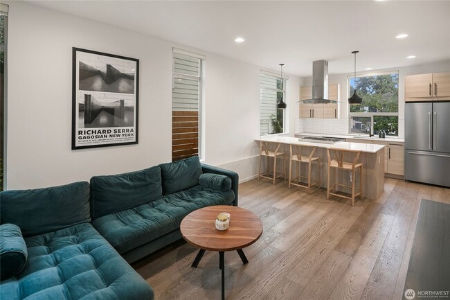 Building Photo - Modern 3-Bedroom Townhouse with Rooftop Deck & Parking | Seattle
