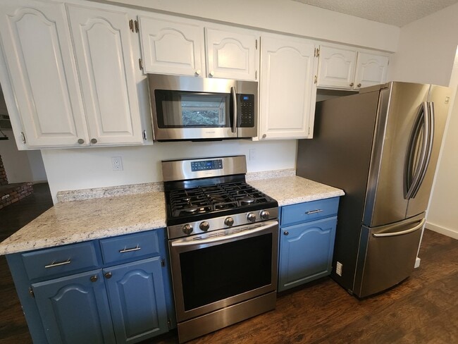 Building Photo - Very Large 3BR, 3BTH Near Black Bay Park in Post Falls