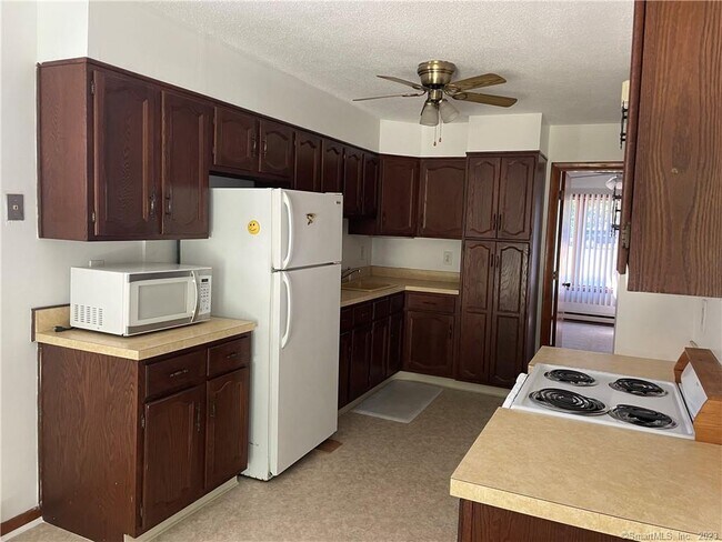 Building Photo - 59 Foxon Rd