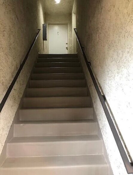 Building Photo - 14551 Vose St