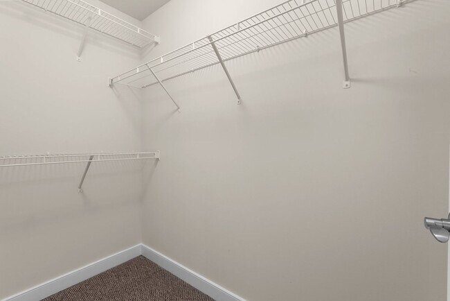 Building Photo - 3 Bed 4.5 Bath - Downtown Crown Townhouse ...