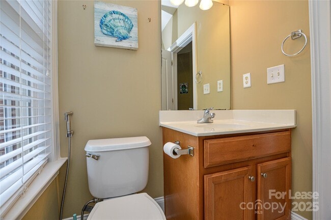 Building Photo - 5004 Woodview Ln