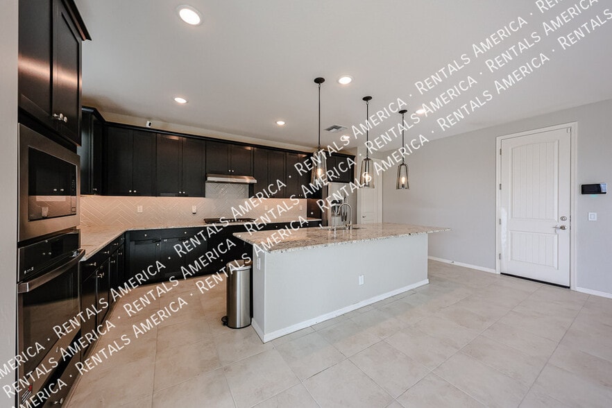 Building Photo - 16215 W Camino de Oro