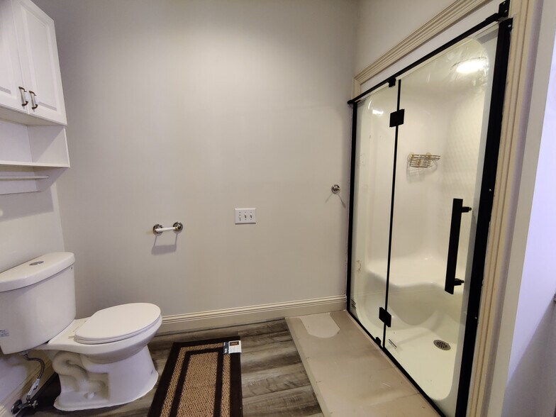 Building Photo - Room in Townhome on Presidents Dr