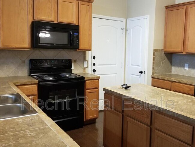 Building Photo - 1027 Brown Rock Dr