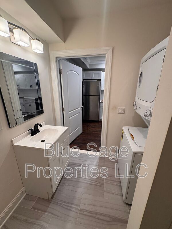 Building Photo - 432 E Baltimore Ave