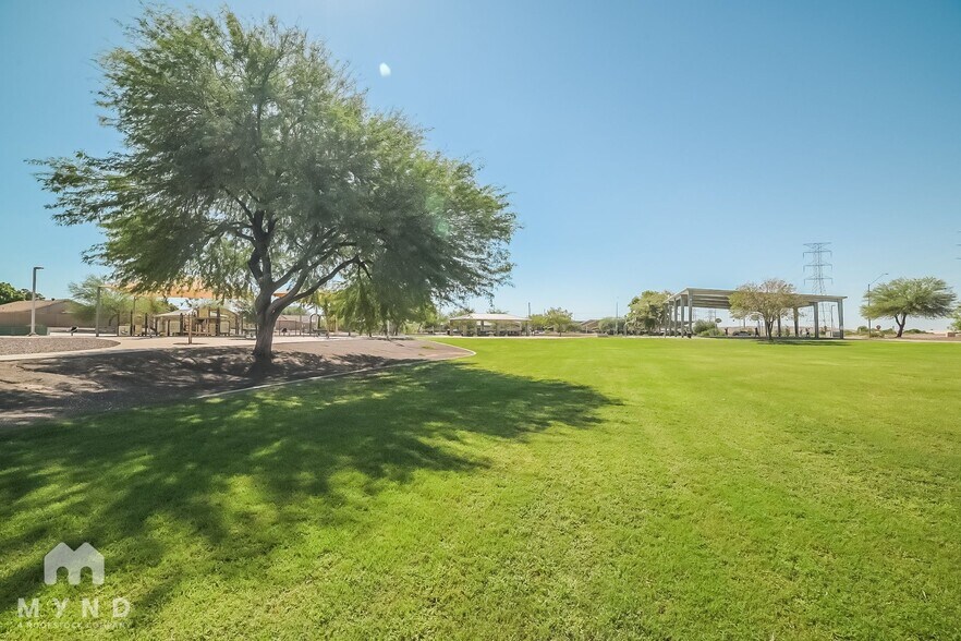 Building Photo - 8336 N 105th Ln