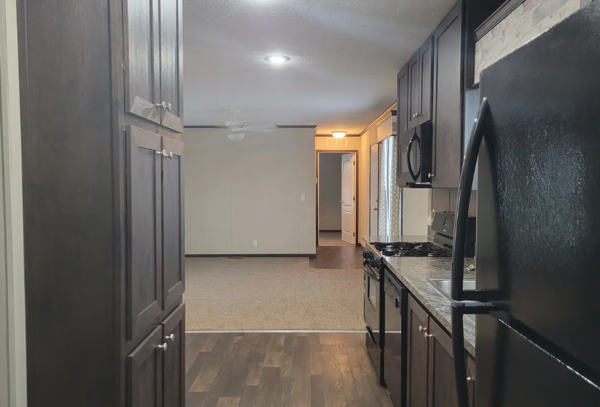 Building Photo - 9991 Southwinds Dr