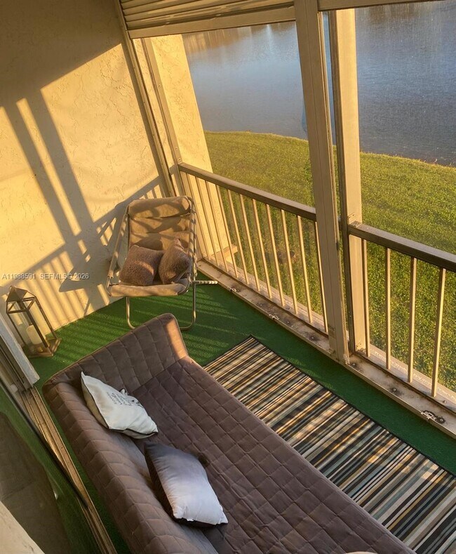 Building Photo - 361 S Hollybrook Dr