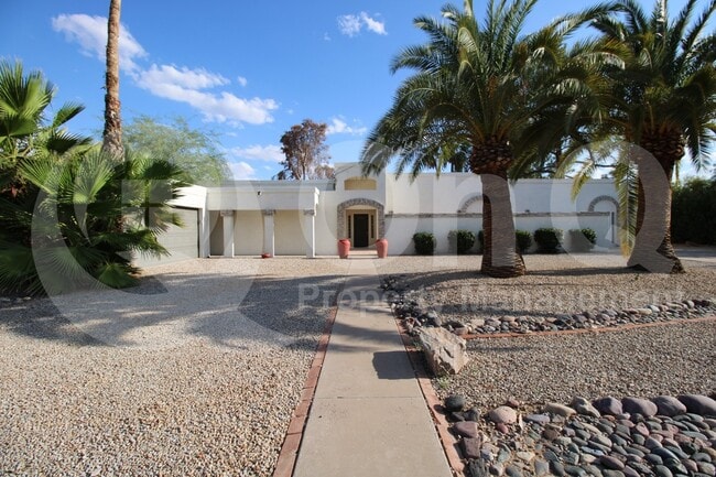 Building Photo - 6149 E Delcoa Ave