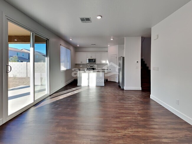 Building Photo - 17137 Puget Ave