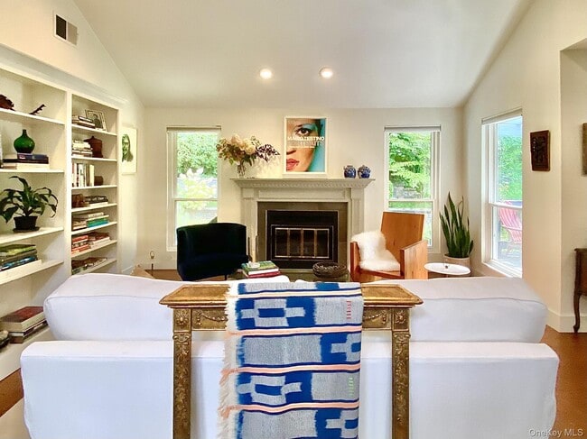 Building Photo - 21 North Loop