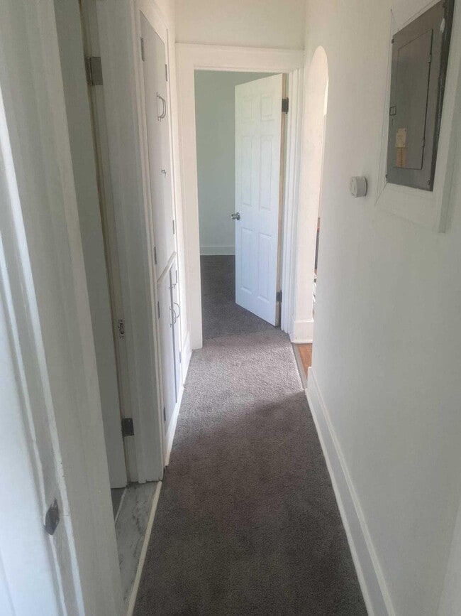 Building Photo - 14069 Saratoga Ave