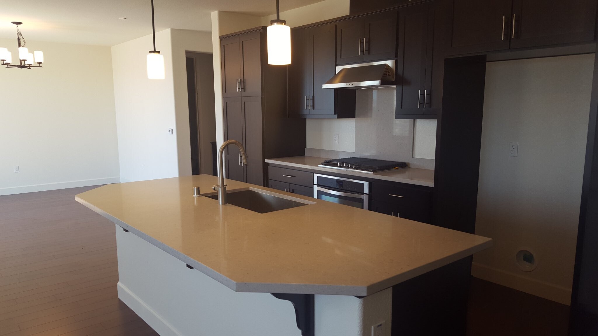 Building Photo - 2256 W Cantara Dr