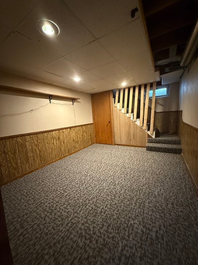 Building Photo - 2021 Veterans Dr