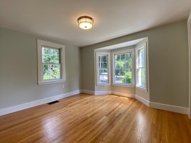 Building Photo - 97 Edgebrook Rd