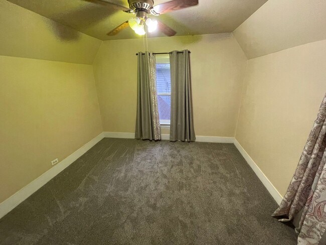 Building Photo - Stirling City Charmer-3 bed 1 bath, large ...