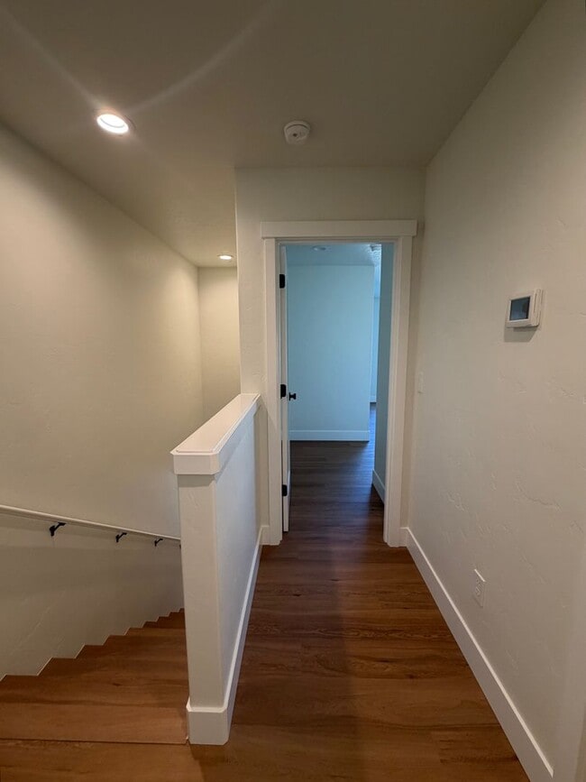 Building Photo - Gorgeous, Brand New 3 bed, 2.5 ba- Southridge Location!