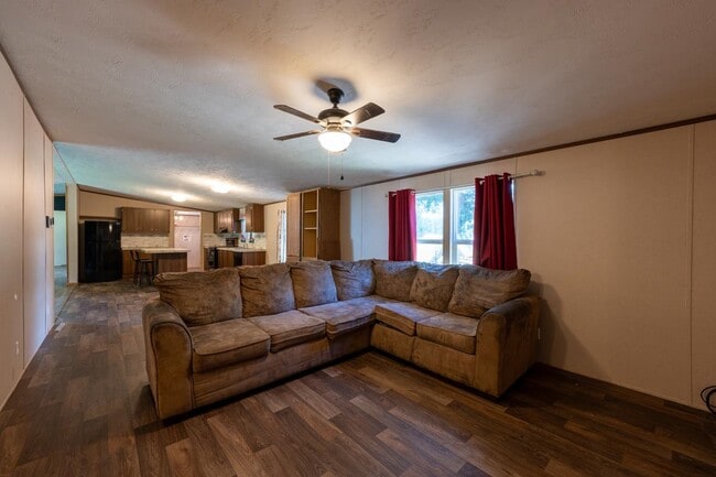 Building Photo - 636 South St