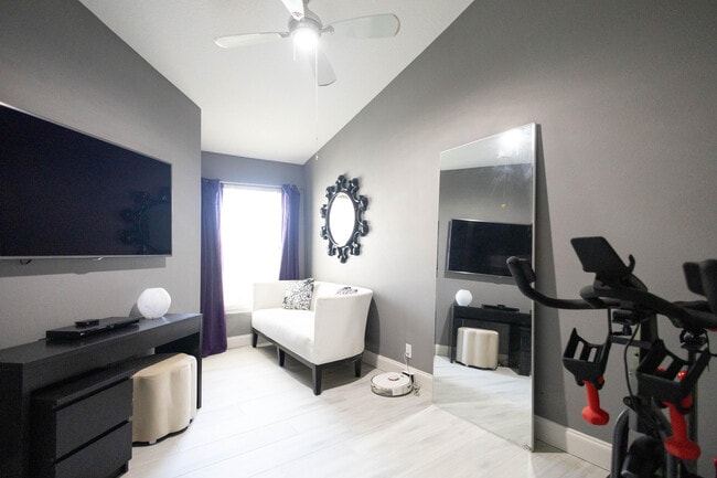 Building Photo - 8115 Bellagio Ln