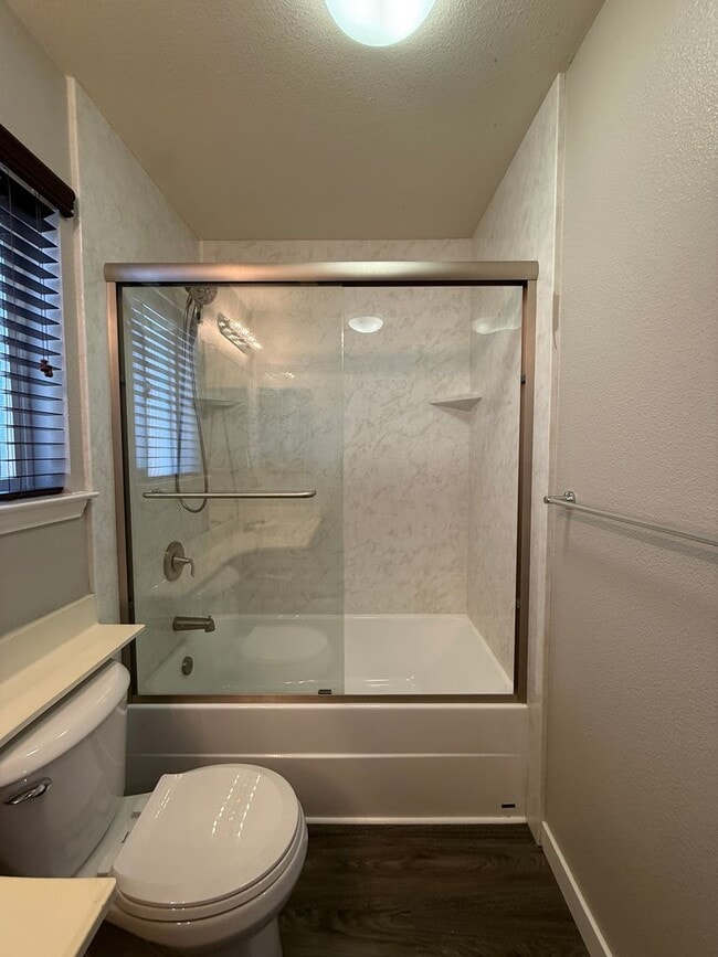 Building Photo - Beautiful River Oaks Large Two Story Home With Three Car Garage