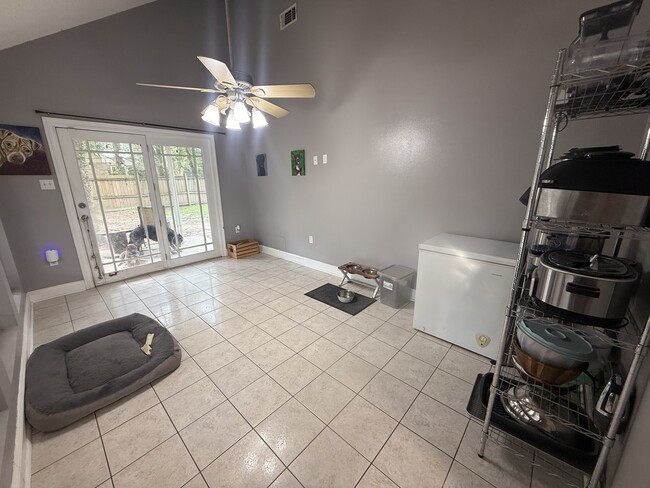 Building Photo - 71329 Poitevent St