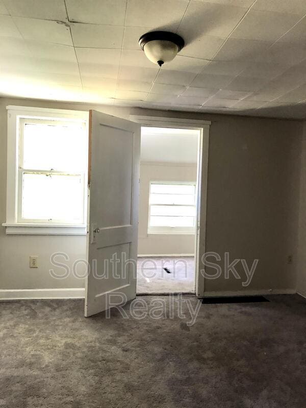 Building Photo - 398 Margaret St