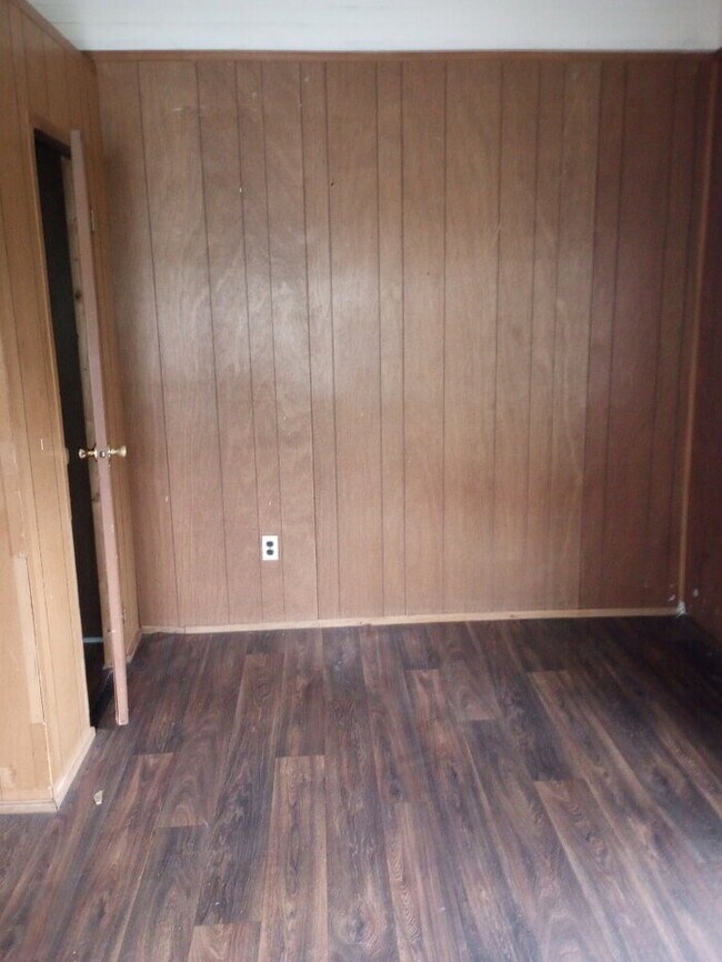 Building Photo - 2 Bedroom 1 Bathroom house in Laurens