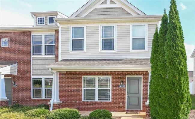 Building Photo - 412 Promenade Dr SW