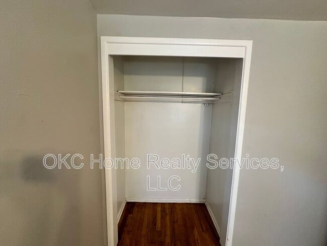 Building Photo - 804 E Steed Dr