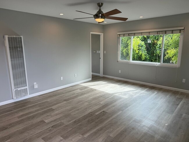 Building Photo - 4742.5 Lotus St