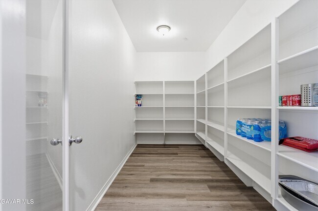 Building Photo - 41638 Cielo Vista Dr