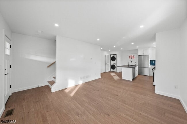 Building Photo - 78 Anderson St