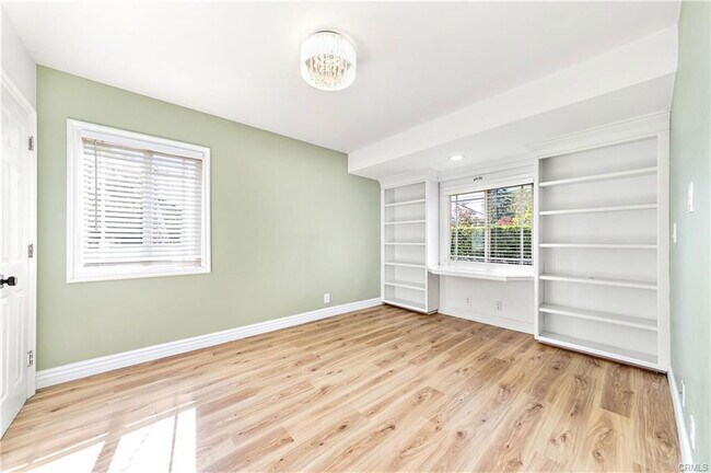 Building Photo - 5400 Columbus Ave