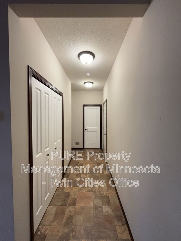 Building Photo - 1704 Basswood Ct